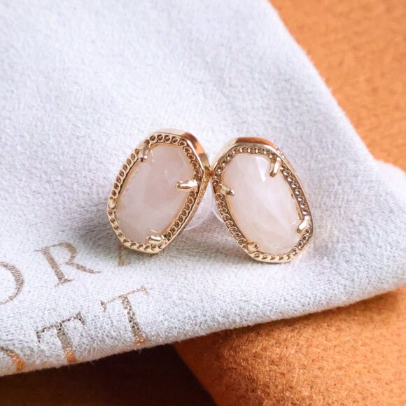 Kendra Scott Ellie Rose Quartz Stud Earrings Gold - Picture 2 of 2